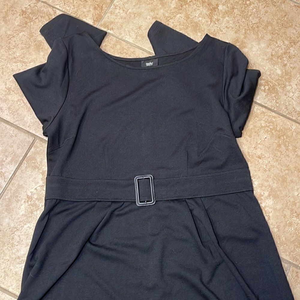Black dress  - Picture 2 of 6